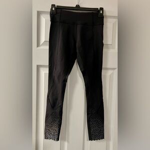 Lululemon Black Workout Leggings with Silver Dot & Scalloped Details Size 4